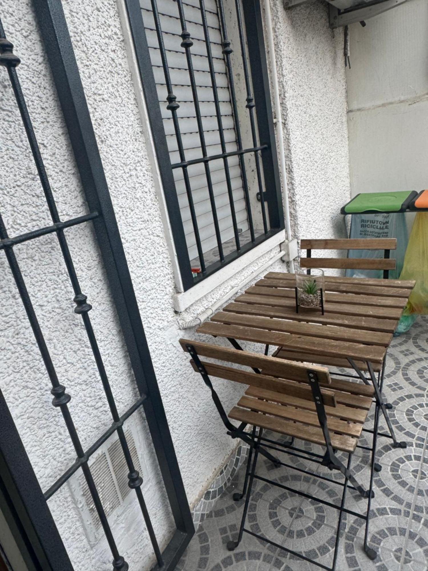 Casa Alessio - Elegante Appartamento Nel Cuore Di Cesano Maderno Luaran gambar